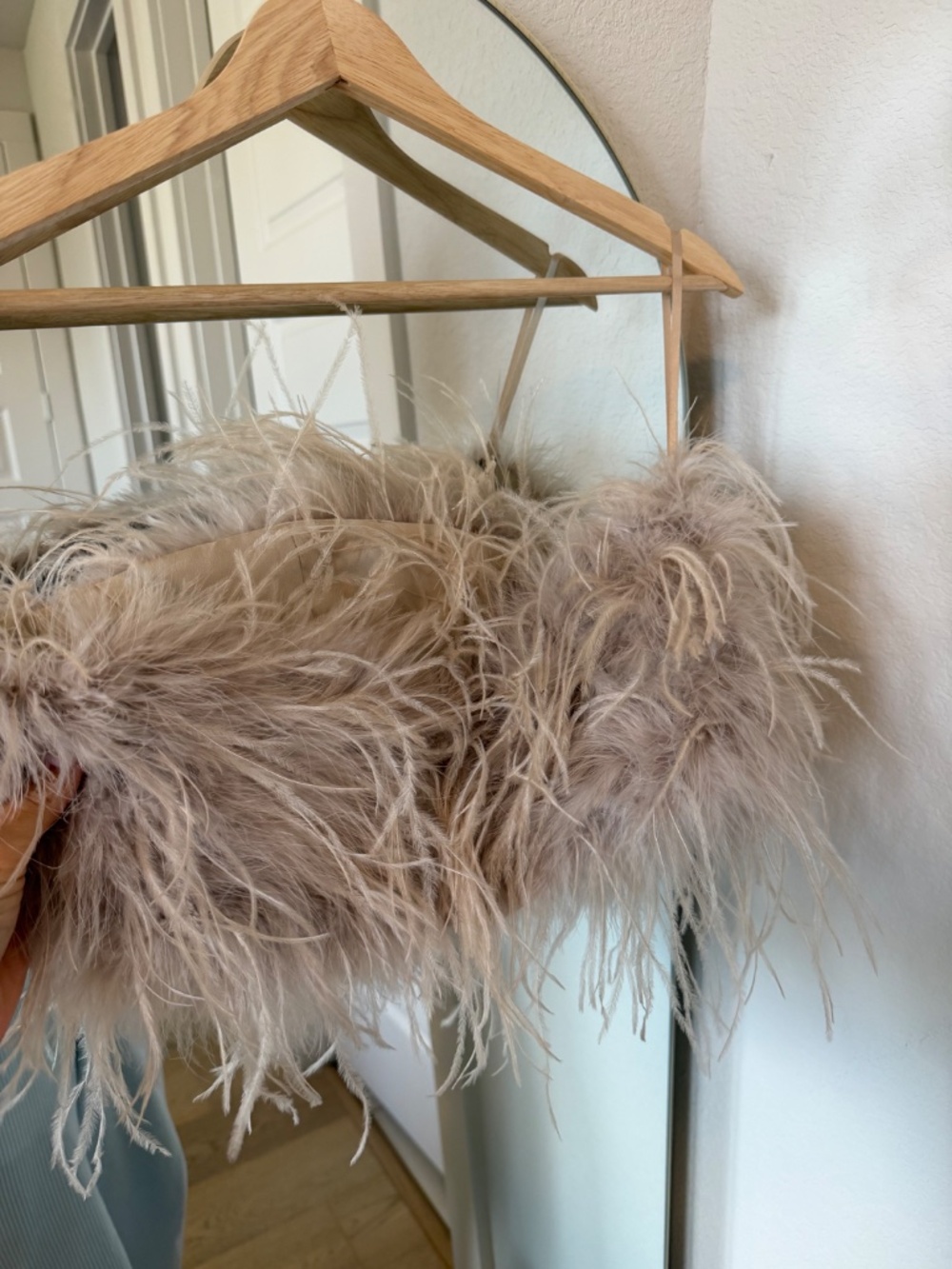 LaMarque Ostrich Feather Crop Top Small Beige Luxury Party - Picture 5 of 5